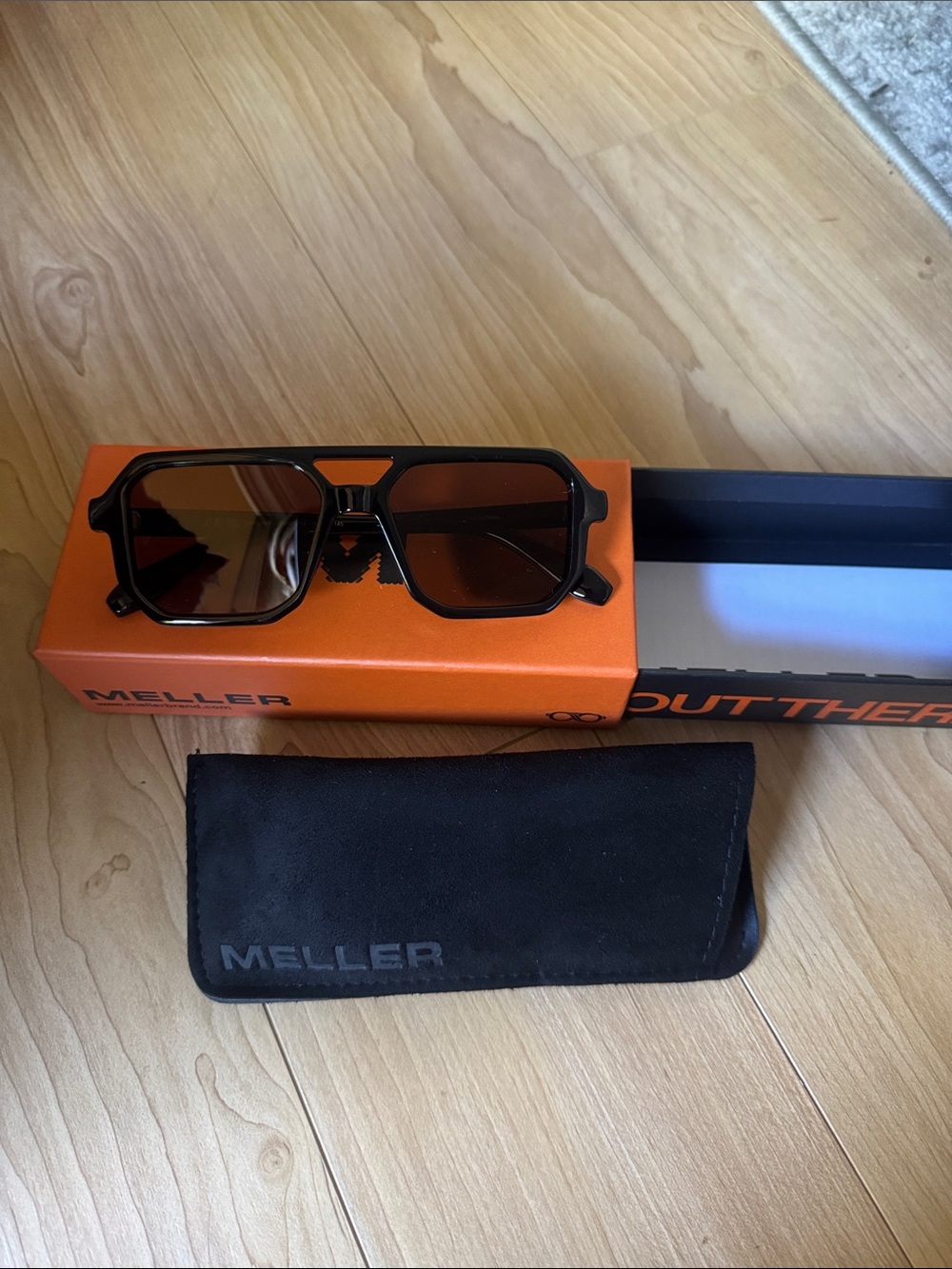 Meller Black Rectangular Sunglasses